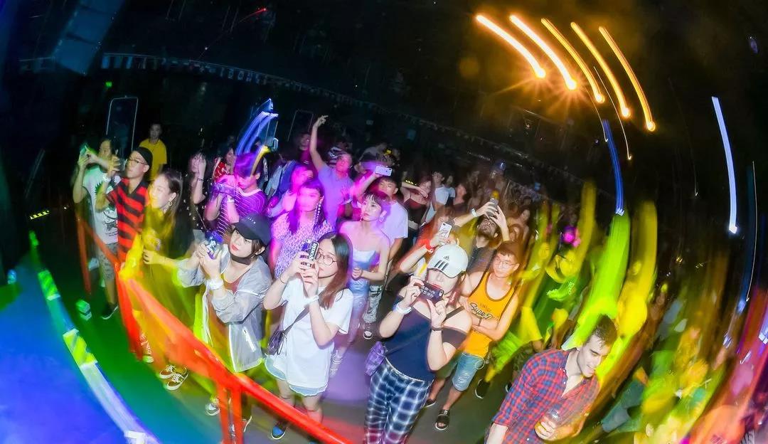 年輕就要Fun!正泰居家在這個(gè)夏天酷炫開Show 年輕就要Fun!正泰居家在這個(gè)夏天酷炫開Show